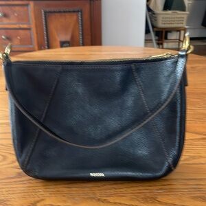 Y2K style Fossil leather zippered purse with small shoulder strap.